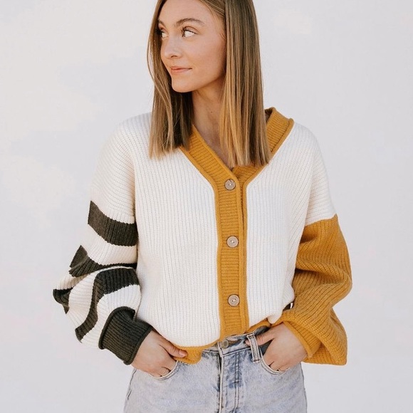 Urban Outfitters Tops - Mustard Retro women’s cardigan